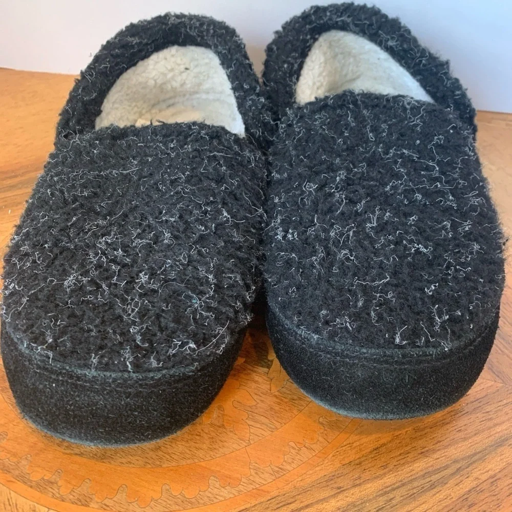 Acorn Warm Fuzzy Slippers Gray Black Youth Big Boys or Girls Size 3 - 4